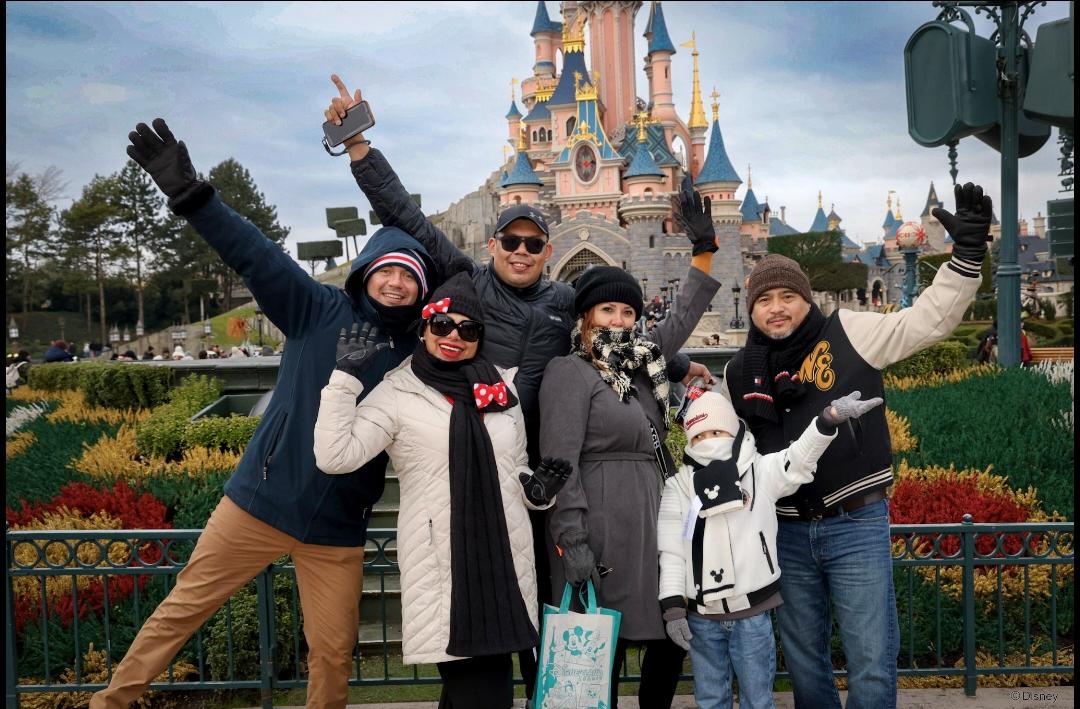 Equipo de Viajes en Oferta en oficina